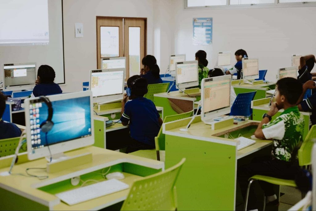 Image of kids in computer class