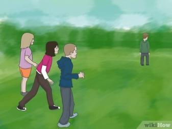 Illustration of kids playing red light, green light - a fun outdoor activity for kids 