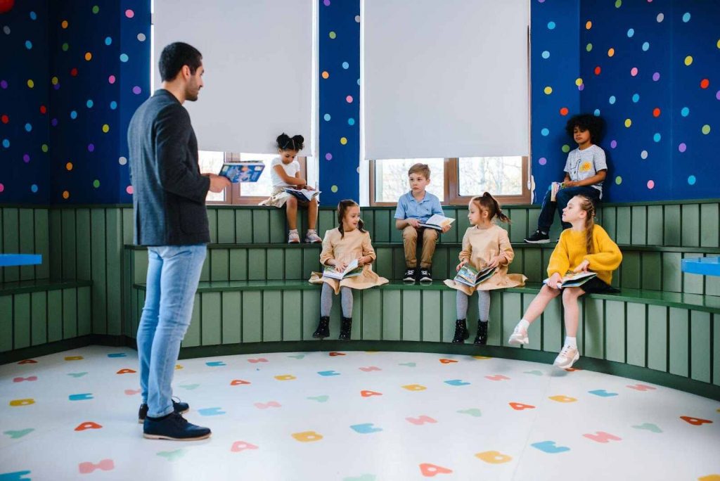 Children listening to teacher's talk Auditory Learning