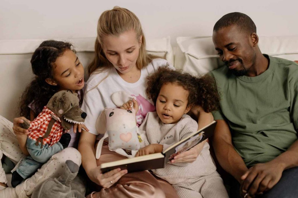 family reading together leveled readers 4