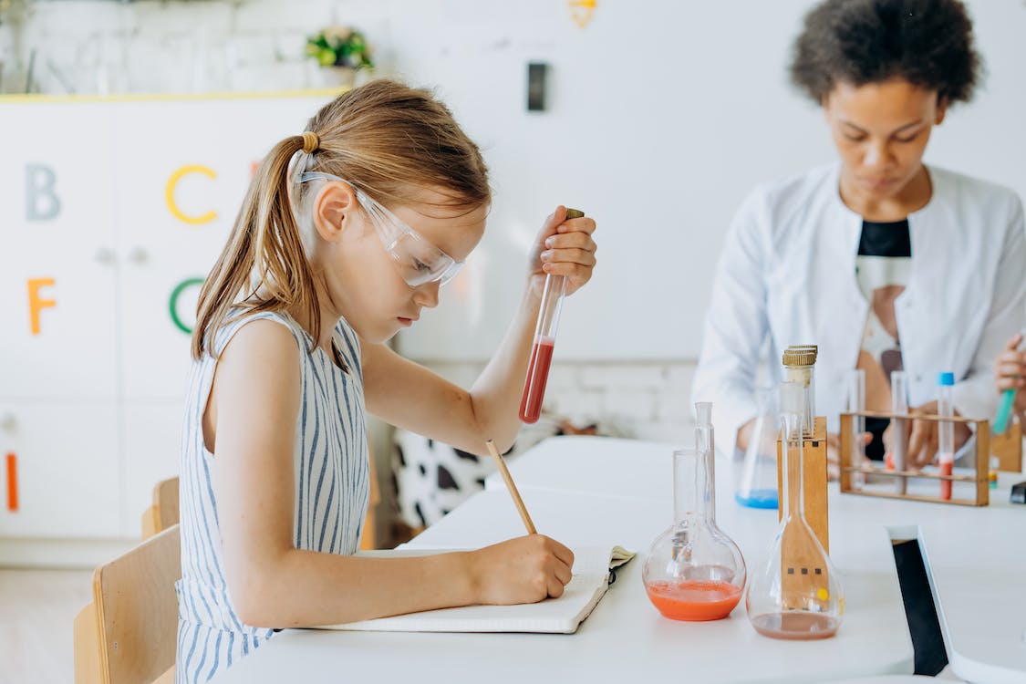 6-in-1 Science Kit for Kids - Chemistry Experiments, Crystal Growing, Fizzy  Reactions, and More - DIY STEM Educational Learning Science Kits - Ages