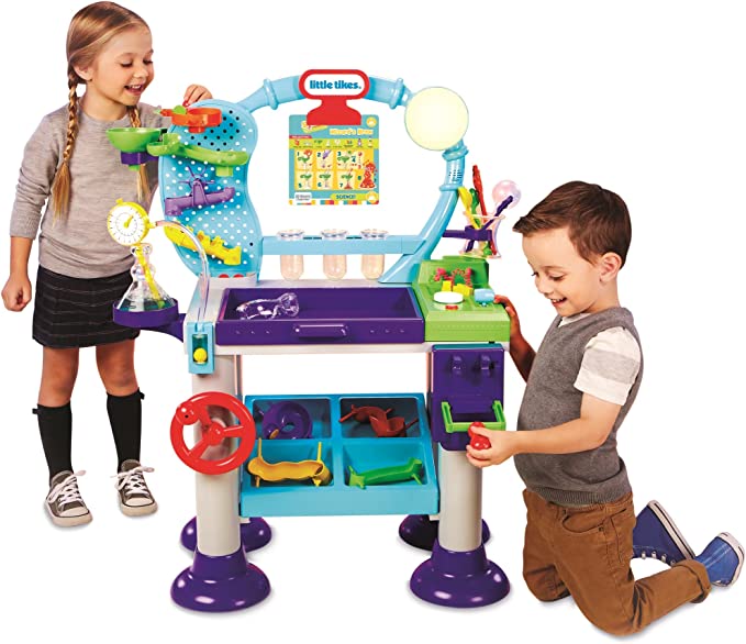 Kids playing with Little Tikes Wonder Lab