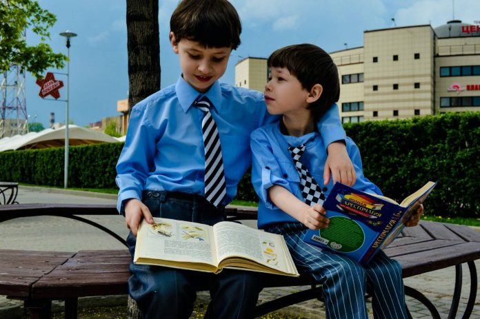 Kids Reading Books