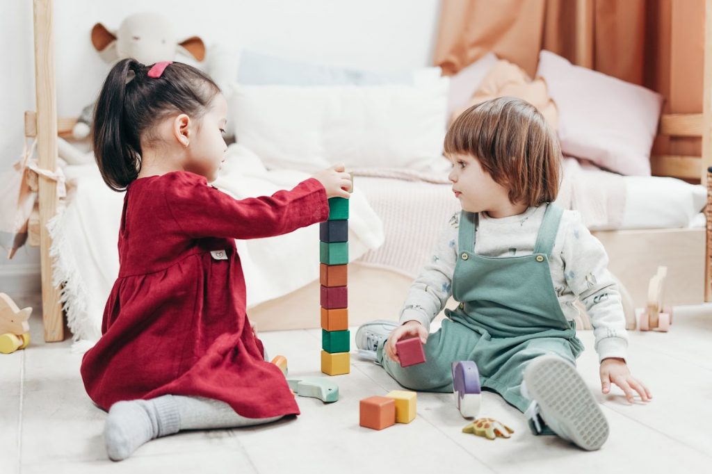 Kids playing with Lego