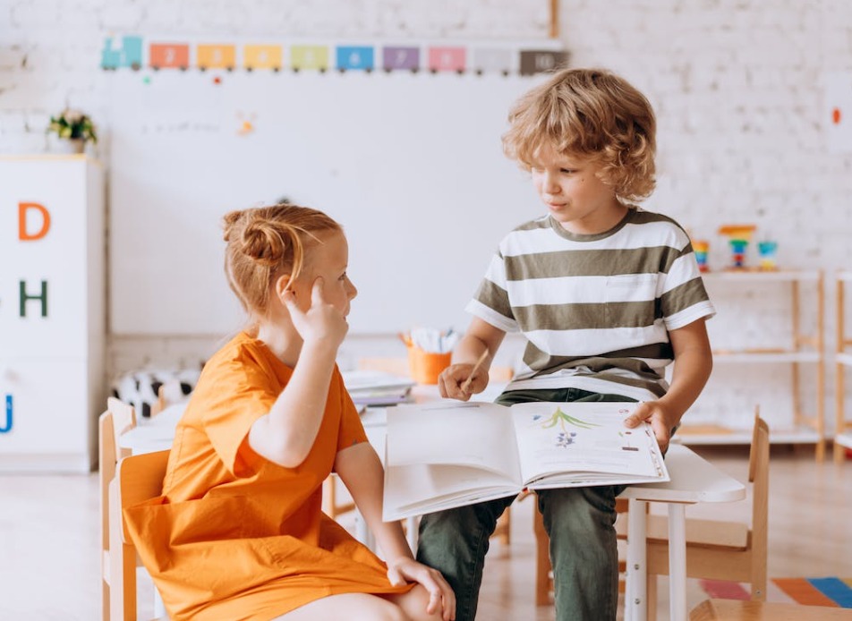 Kids studying in the classroom