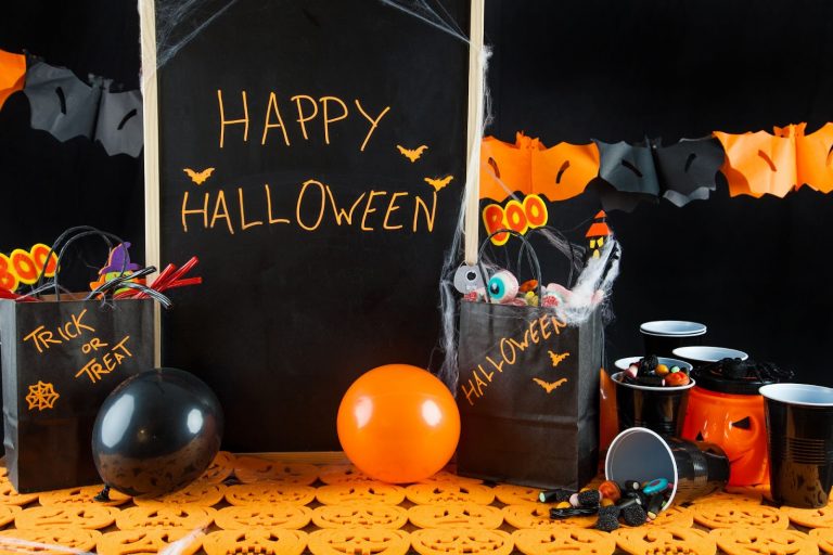 25 Best DIY Halloween Decoration Ideas to Try