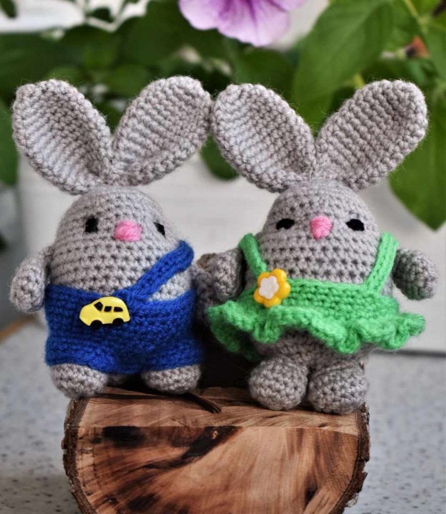 Easter bunny made of crochet