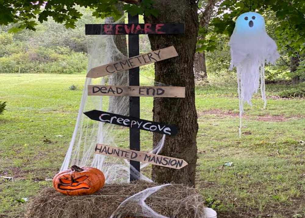 25 Best DIY Halloween Decoration Ideas to Try