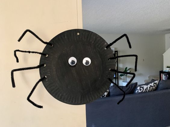 A DIY paper plate spider