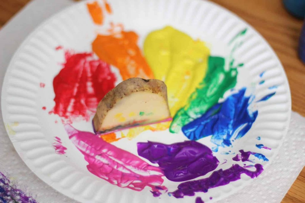 A color plate and potato