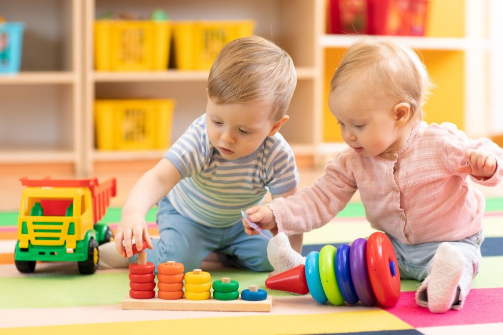 Two toddler playing