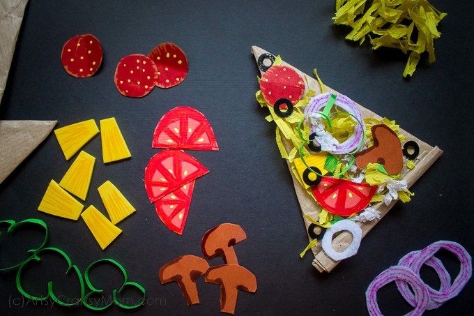 Pizza fractions with paper craft