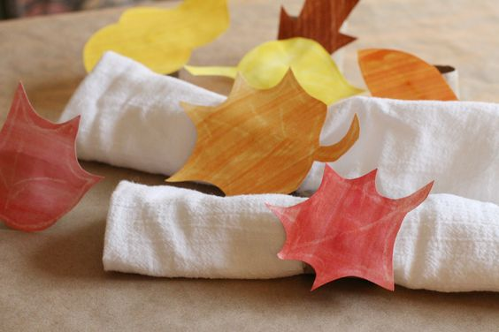 Napkins with leaf rings