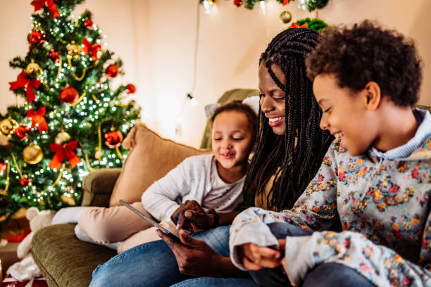 Family reading story