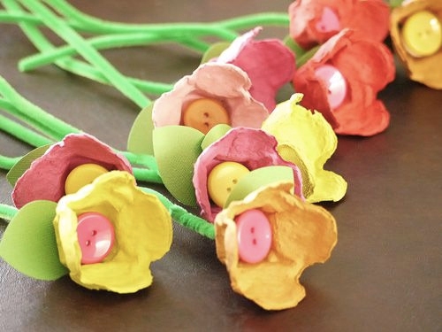 Tulips made with egg carton
