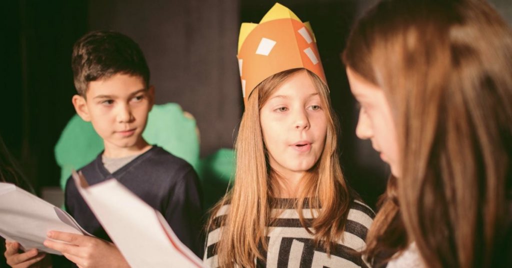 Kids in a readers theatre