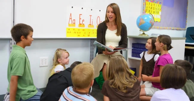 A read aloud session inclass